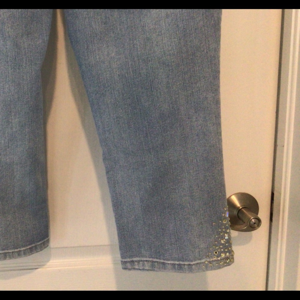 NYDJ 10P jeans w/ crystal embellishments